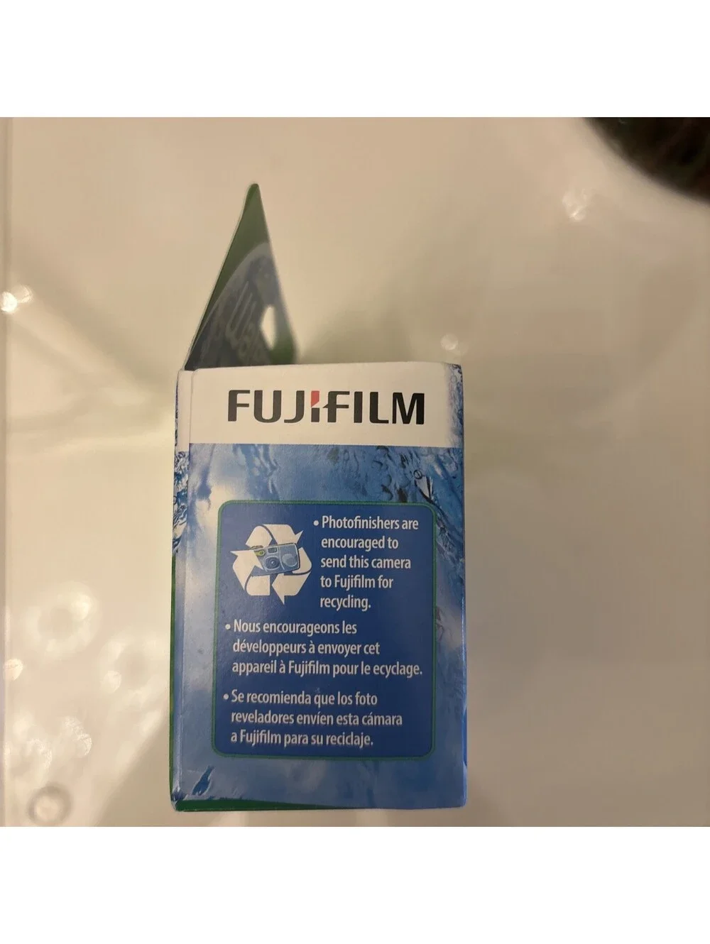 BNWT Fujufilm Supreme Quicksnap Waterproof Camera One Time Use 800 ISO Film